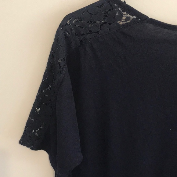 Get a little lacy, in this cute navy blue tee by JCP.  Size LP - Picture 7 of 7